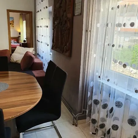Apartman Laura *